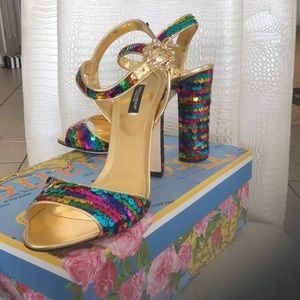 NWT DOLCE & GABBANA SANDALS NEW IN BOX